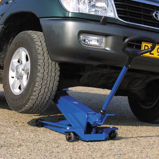 AC Hydraulic DK20HLQ 2 Tonne High Lift Trolley Jack AC Hydraulic DK20HLQ 2 Tonne High Lift Trolley Jack - Image 3
